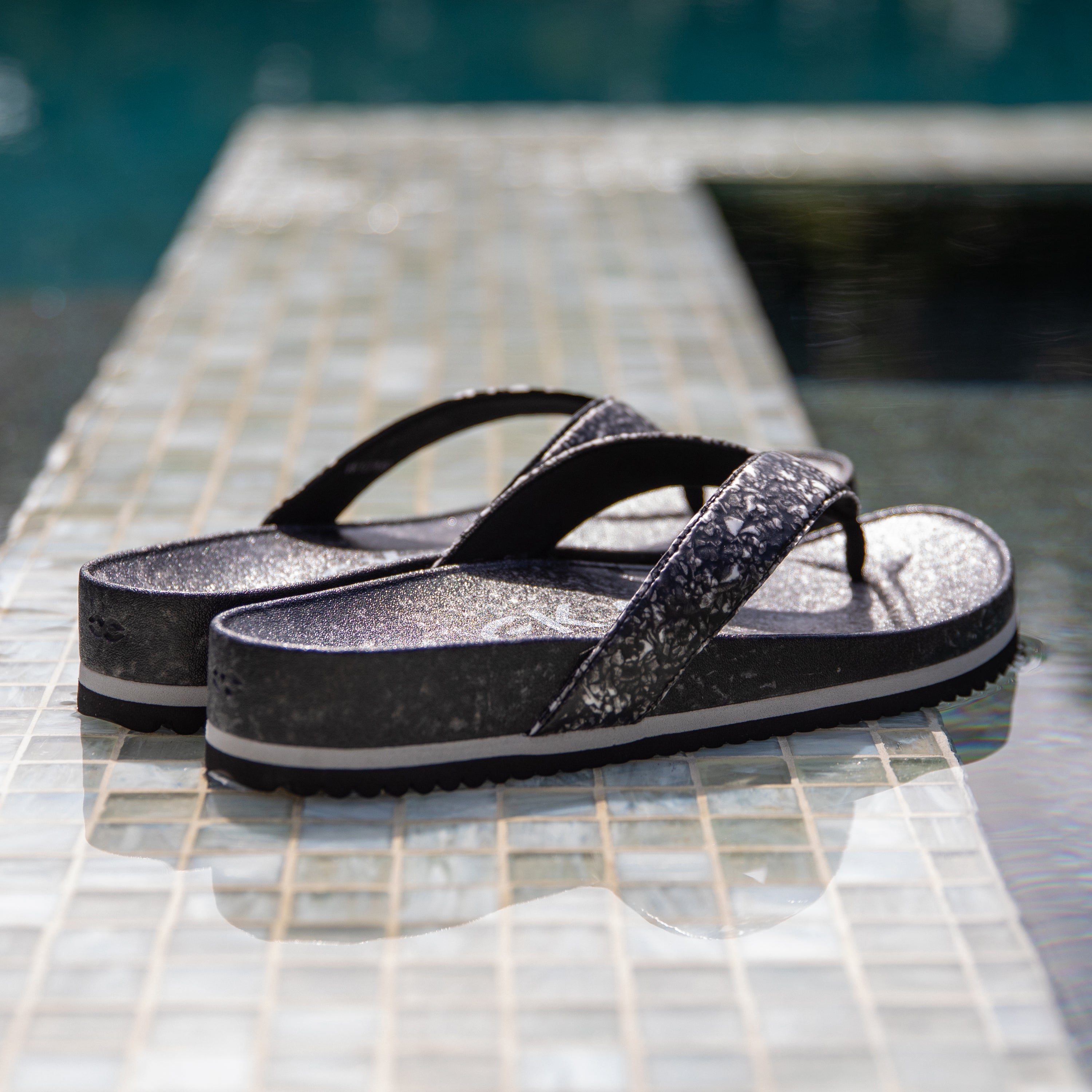 WellNest West Recovery Unisex Flip Flop – Night