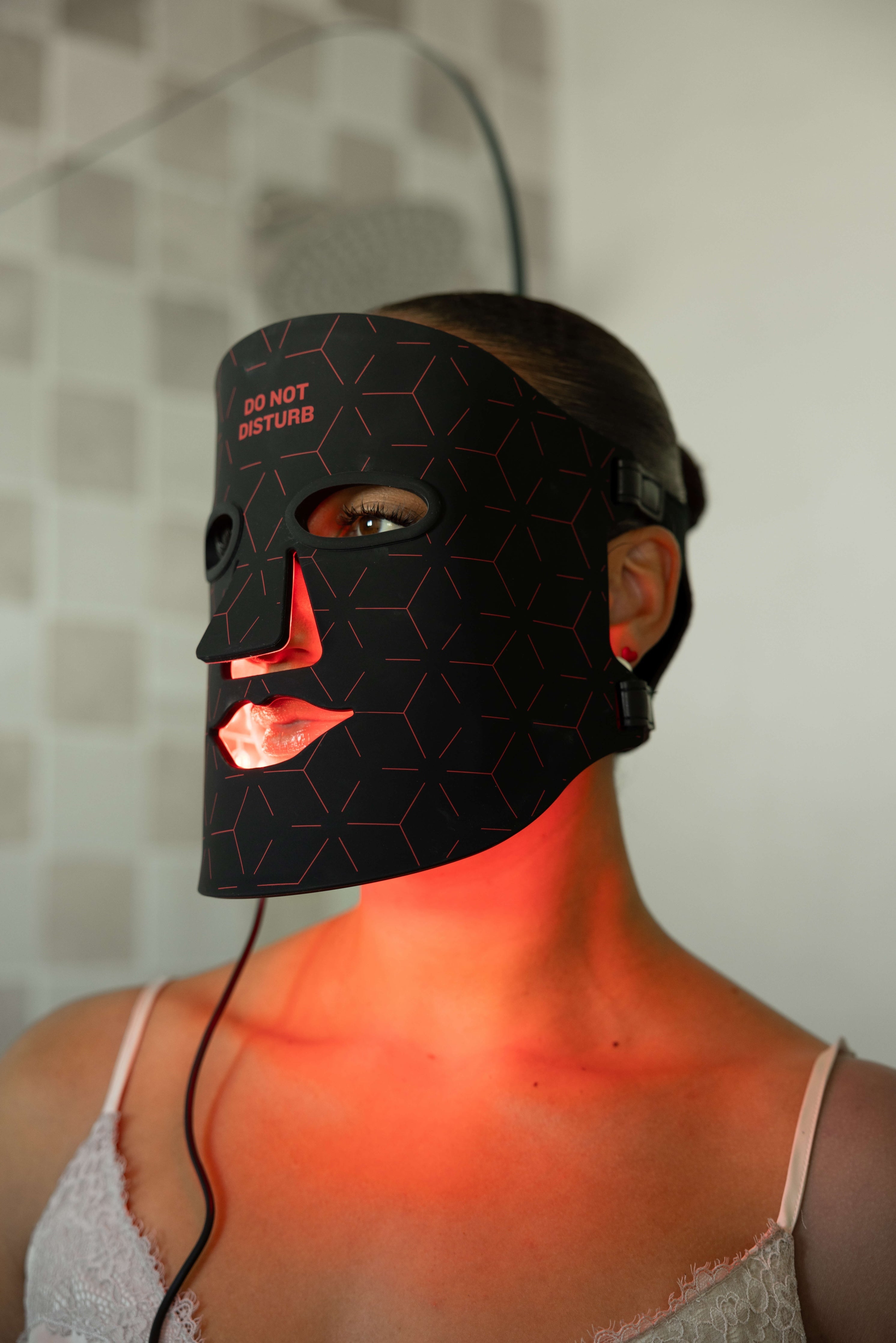 WellNest LED Light Therapy Mask – Skin Renewal Series