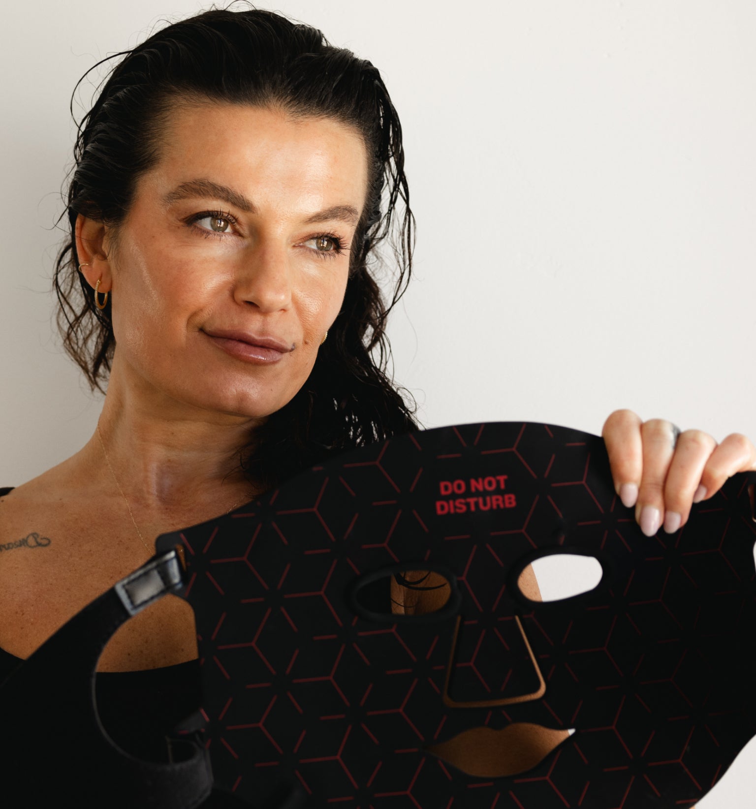 WellNest LED Light Therapy Mask – Skin Renewal Series